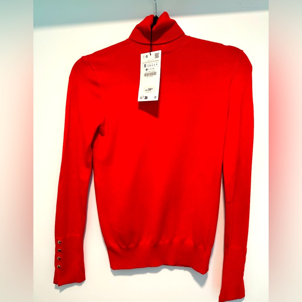 BASIC TURTLENECK KNIT SWEATER